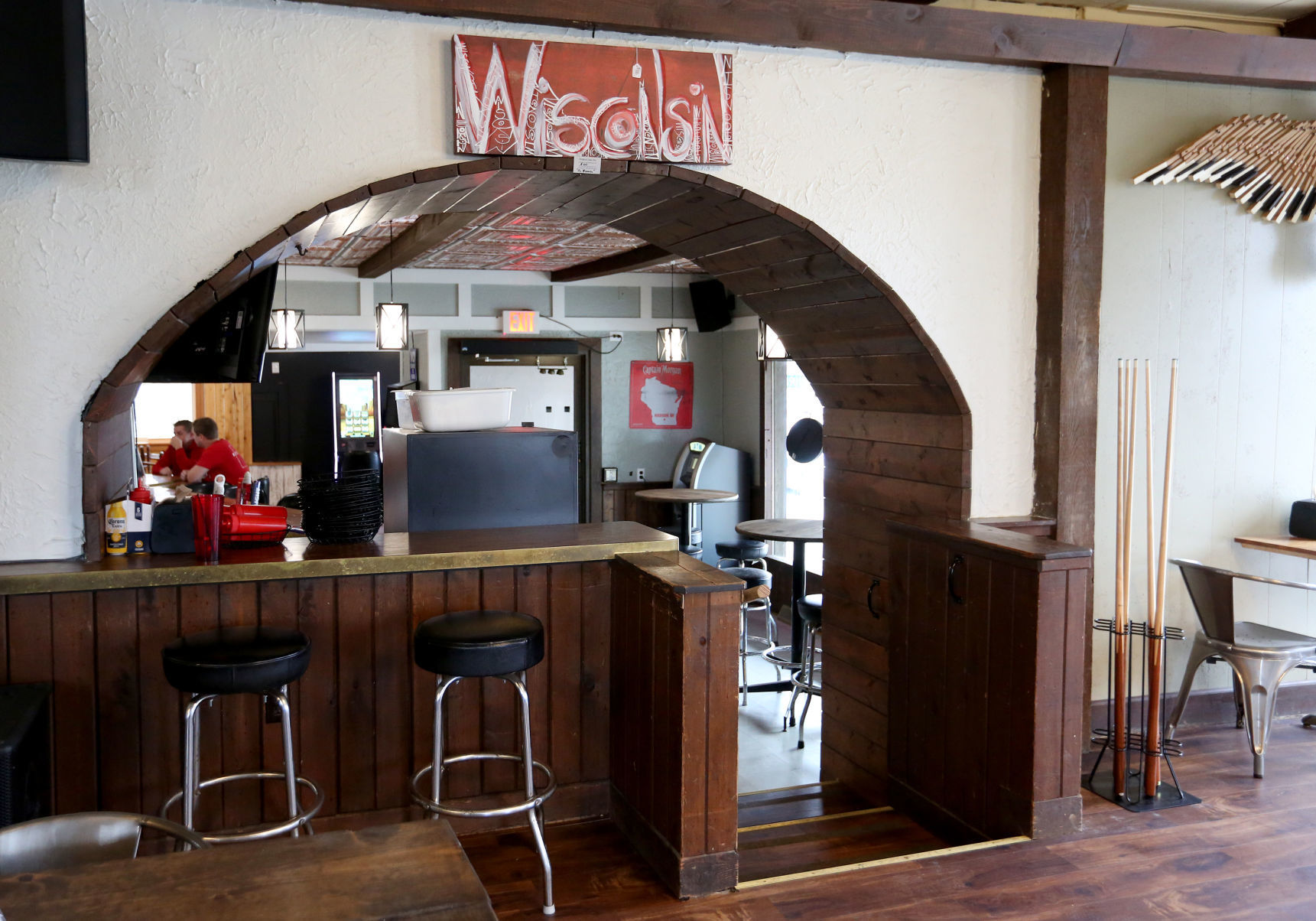 ROXBURY BAR GRILL